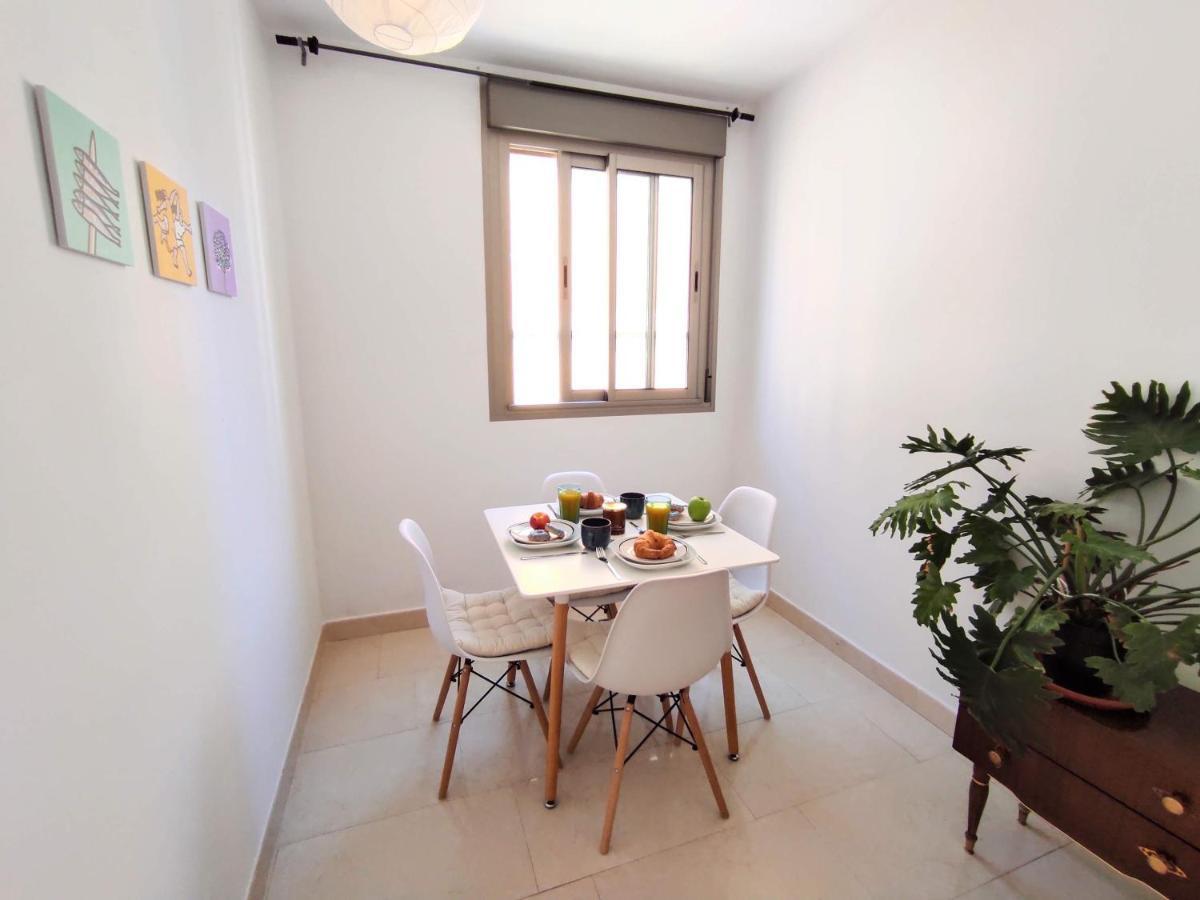 Manuela Nogales Apartments! Malaga Bagian luar foto